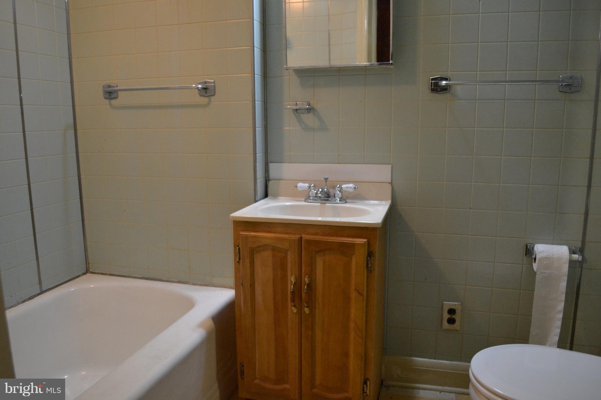 112 Overbrook Road Baltimore, MD 21212 - Photo 15 of 20 Bath