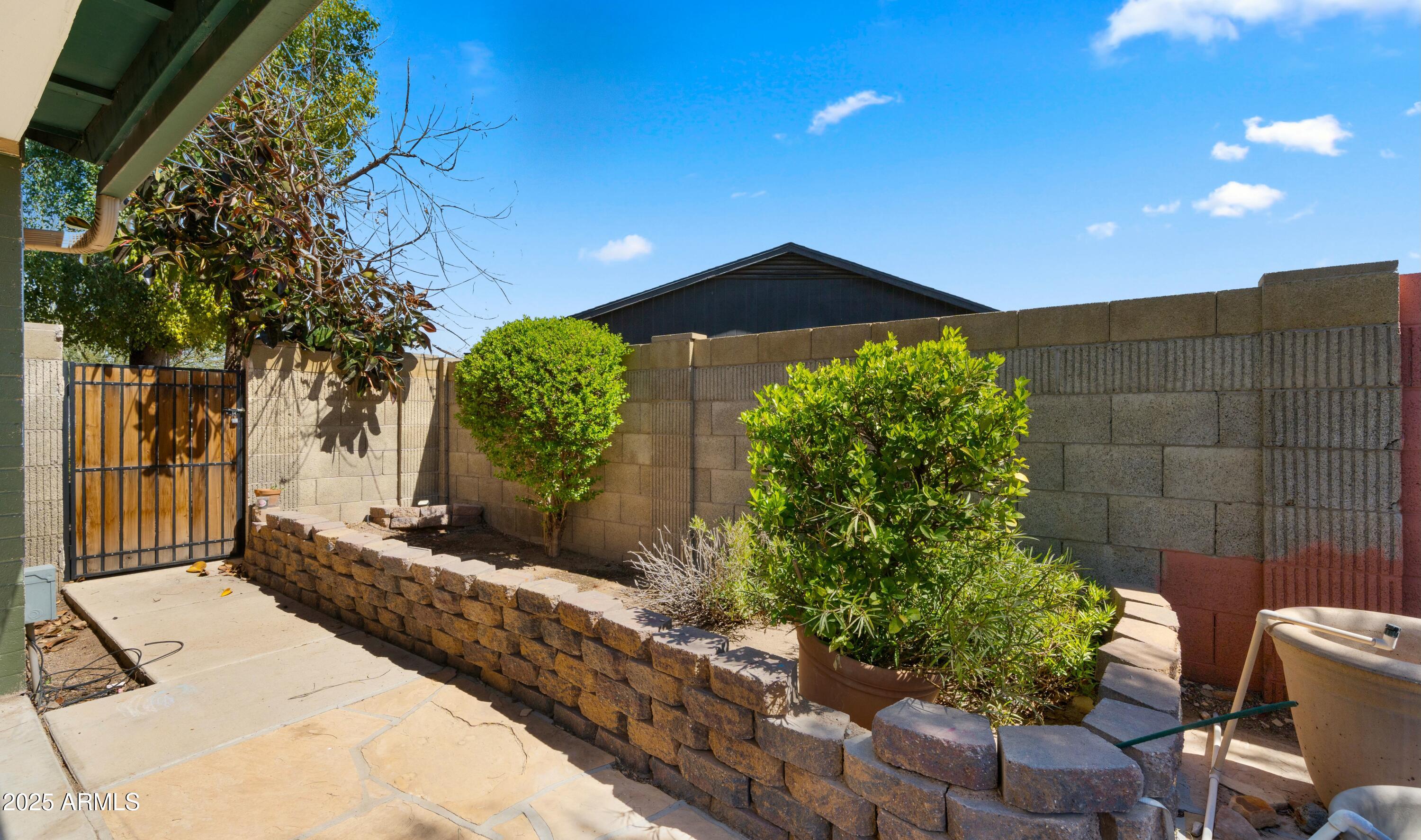 5833 West Hearn Road Glendale, AZ 85306 - Photo 24 of 25 Side Gate