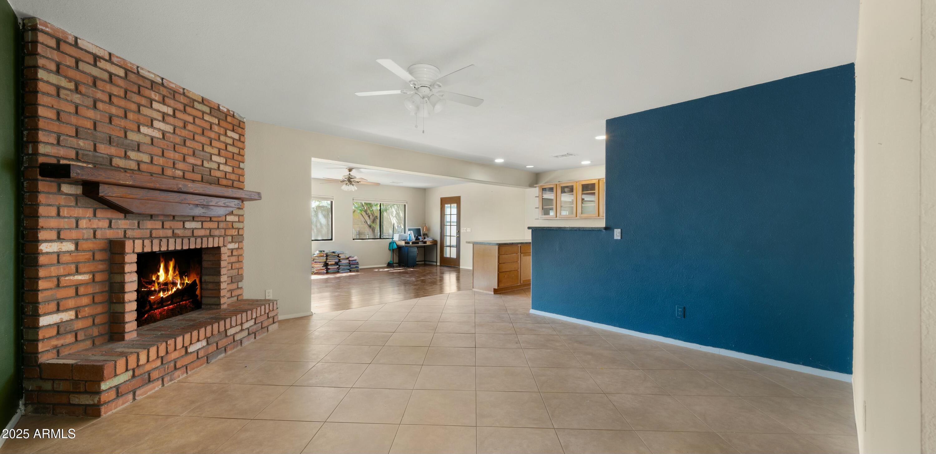 5833 West Hearn Road Glendale, AZ 85306 - Photo 5 of 25 Family Room