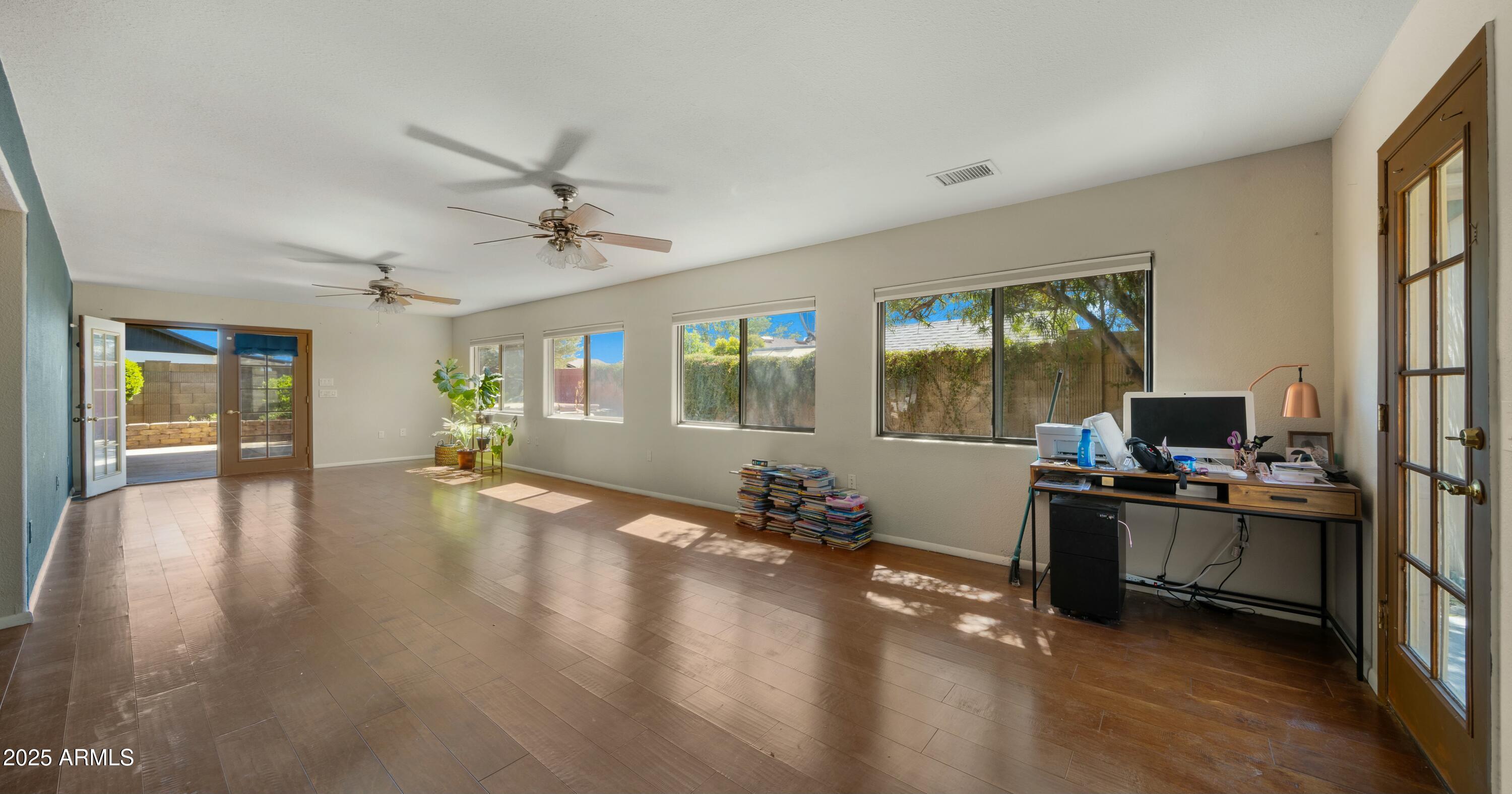 5833 West Hearn Road Glendale, AZ 85306 - Photo 9 of 25 Great Room