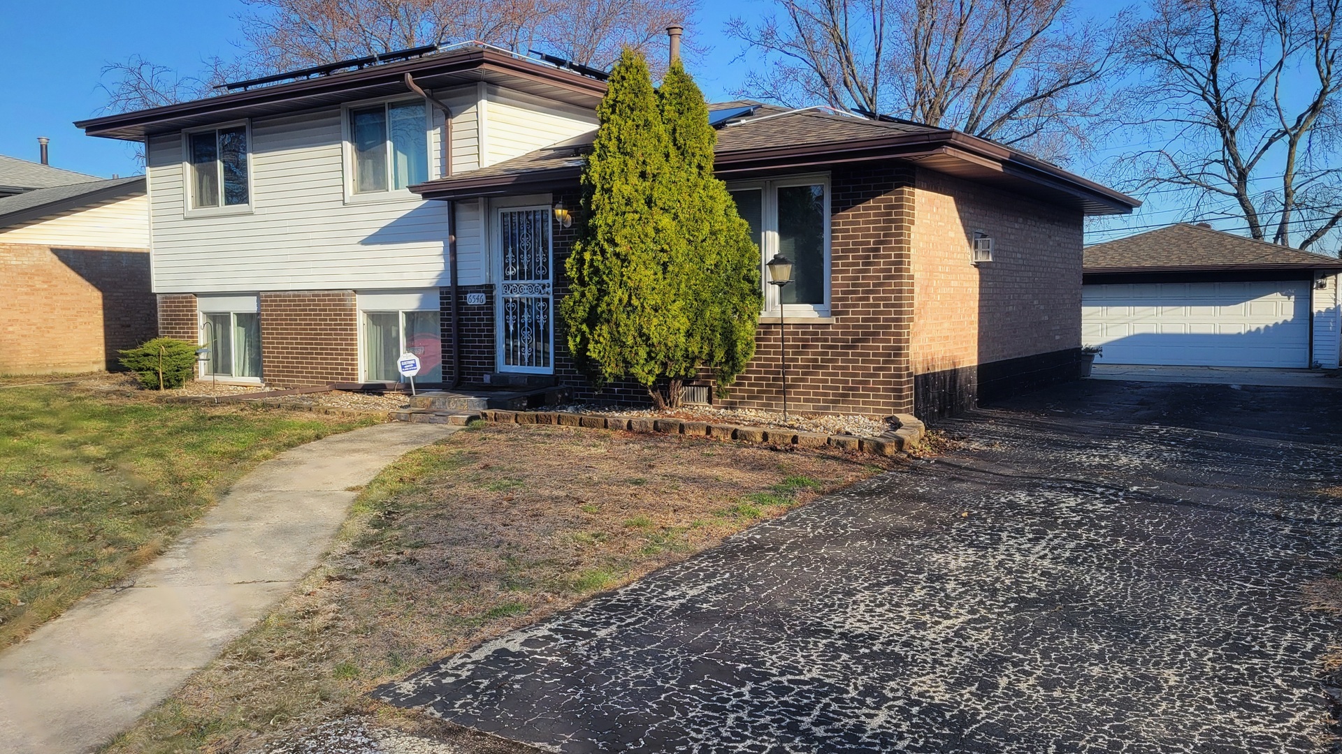 6546 107th Street Chicago Ridge, IL 60415 - Photo 3 of 16 Gallery Image 3