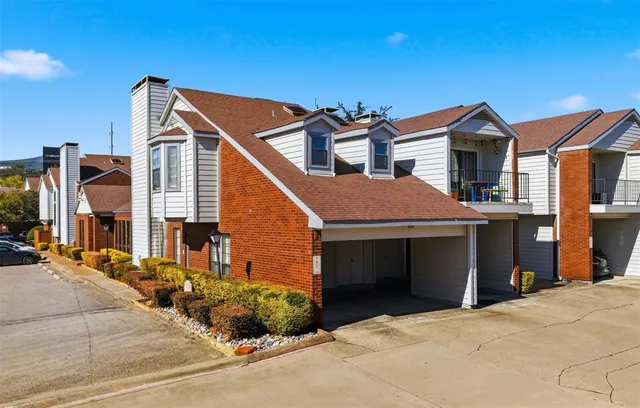 $2,200 | 5100 Verde Valley Lane, Unit 114, Dallas, TX 75254