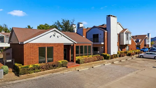 $2,200 | 5100 Verde Valley Lane, Unit 114, Dallas, TX 75254