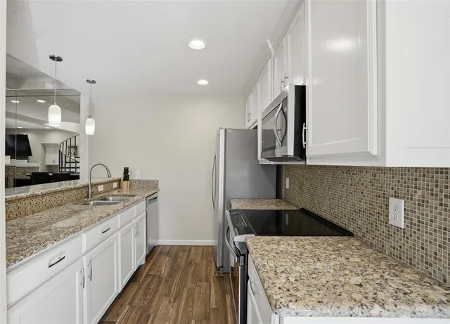 $2,200 | 5100 Verde Valley Lane, Unit 114, Dallas, TX 75254