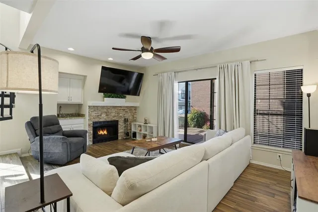 $2,200 | 5100 Verde Valley Lane, Unit 114, Dallas, TX 75254
