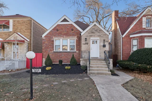 $369,900 | 7654 South Seeley Avenue, Chicago, IL 60620