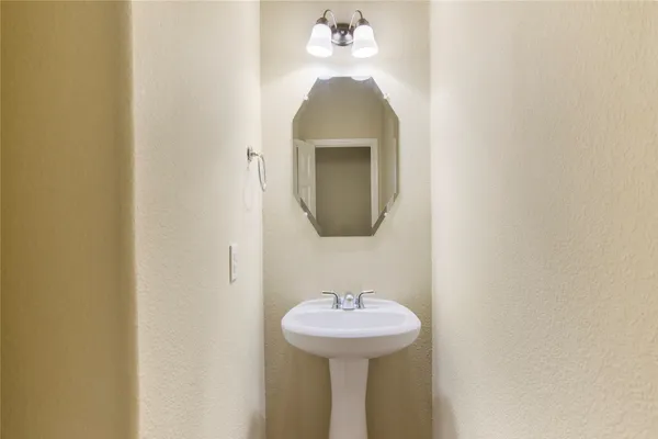 $2,500 | 5310 Meadow Canyon Drive, Sugar Land, TX 77479
