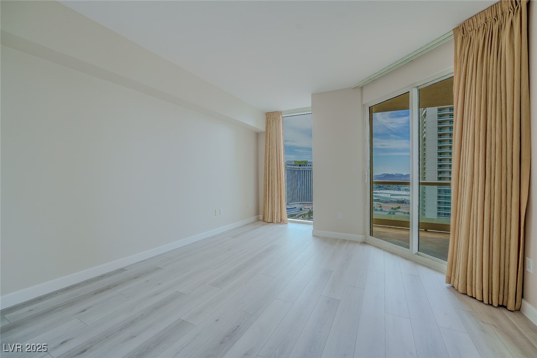 2747 Paradise Road, Unit 2305 Las Vegas, NV 89109 - Photo 9 of 25 Gallery Image 9
