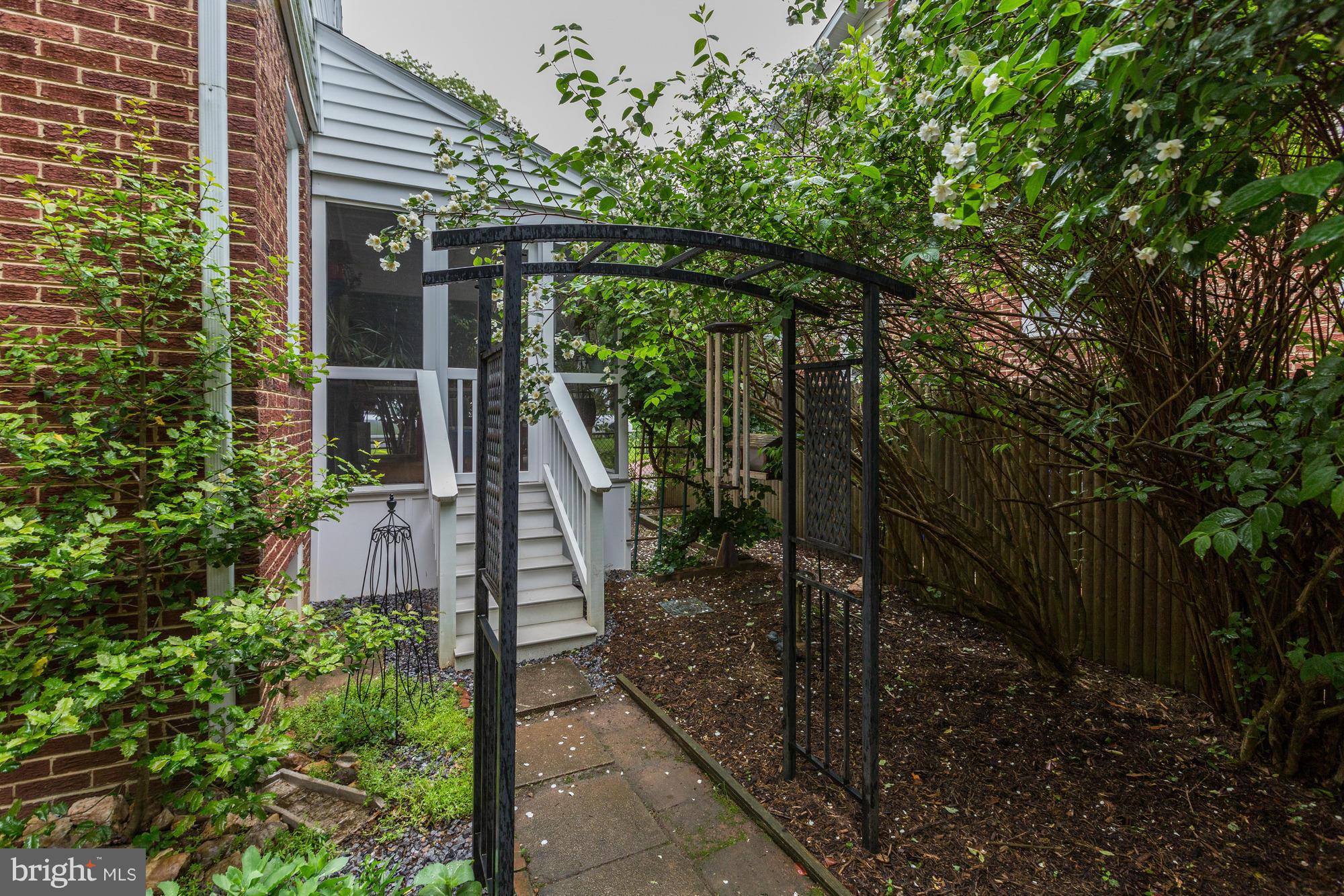 9220 Glenville Road Silver Spring, MD 20901 - Photo 29 of 30 Cute Trellis