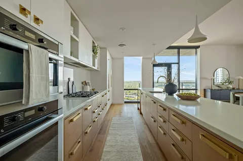 $2,999,000 | 70 Rainey Street, Unit 2701, Austin, TX 78701