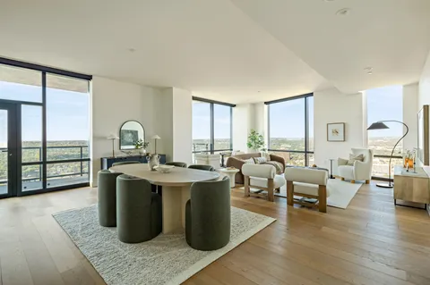 $2,999,000 | 70 Rainey Street, Unit 2701, Austin, TX 78701