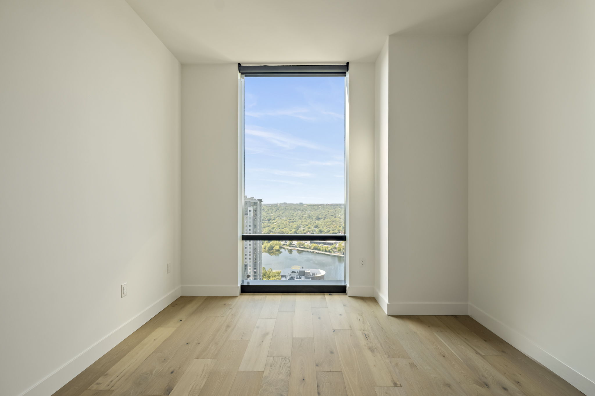 70 Rainey Street, Unit 2701 Austin, TX 78701 - Photo 26 of 40 Guest Bedroom 2