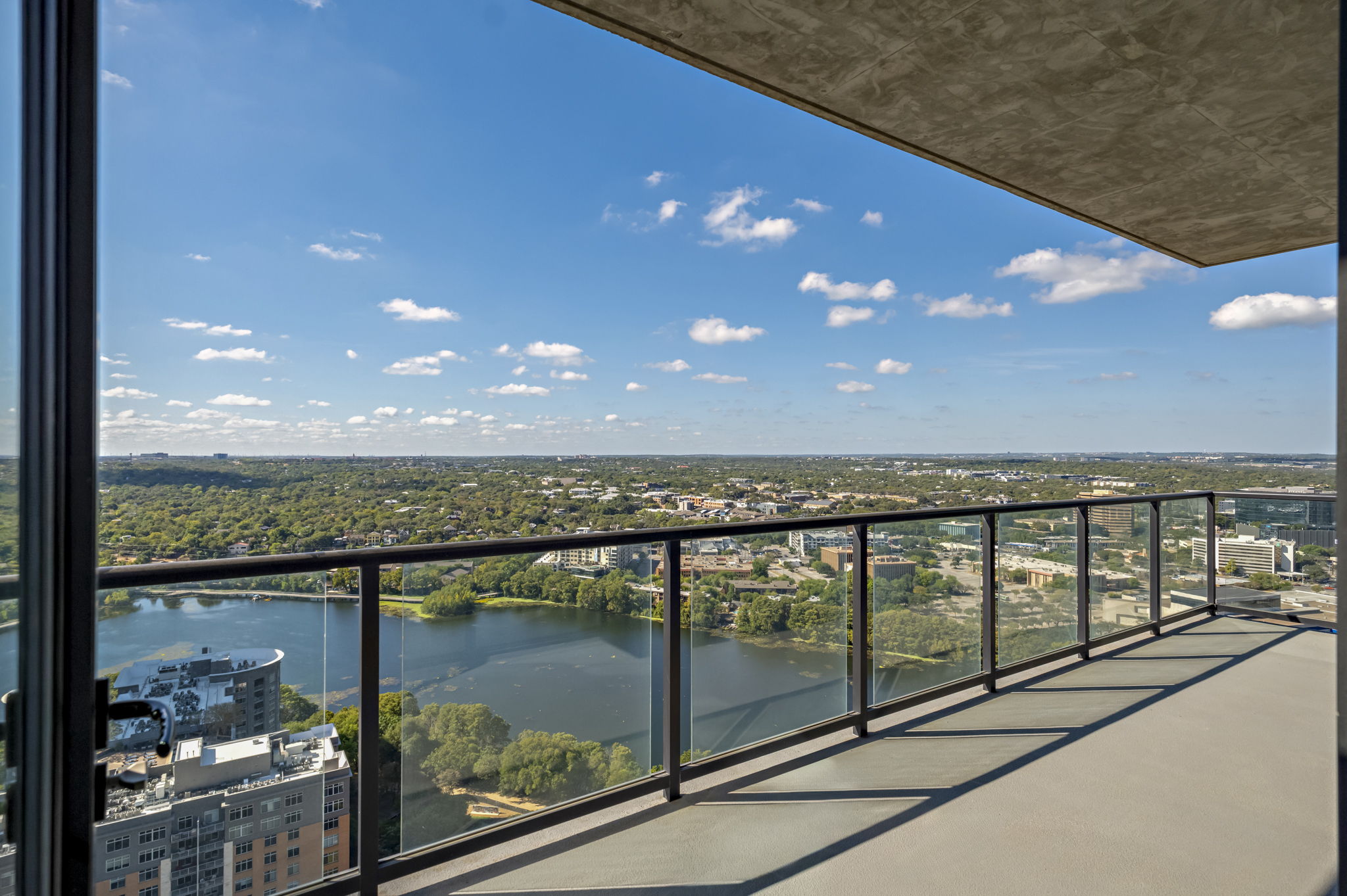 70 Rainey Street, Unit 2701 Austin, TX 78701 - Photo 29 of 40