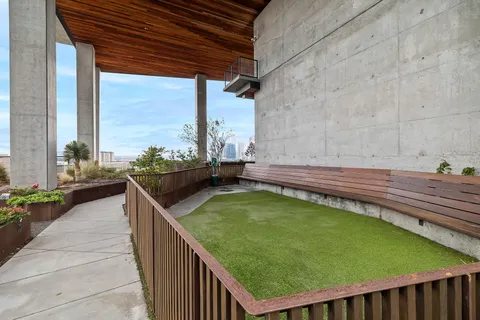 $2,999,000 | 70 Rainey Street, Unit 2701, Austin, TX 78701