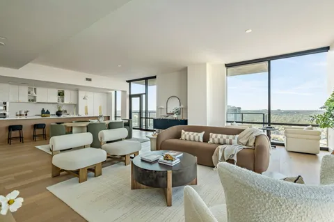 $2,999,000 | 70 Rainey Street, Unit 2701, Austin, TX 78701