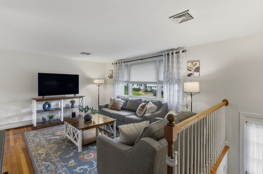 13 Elaine Road Stoneham, MA 02180 - Photo 4 of 27