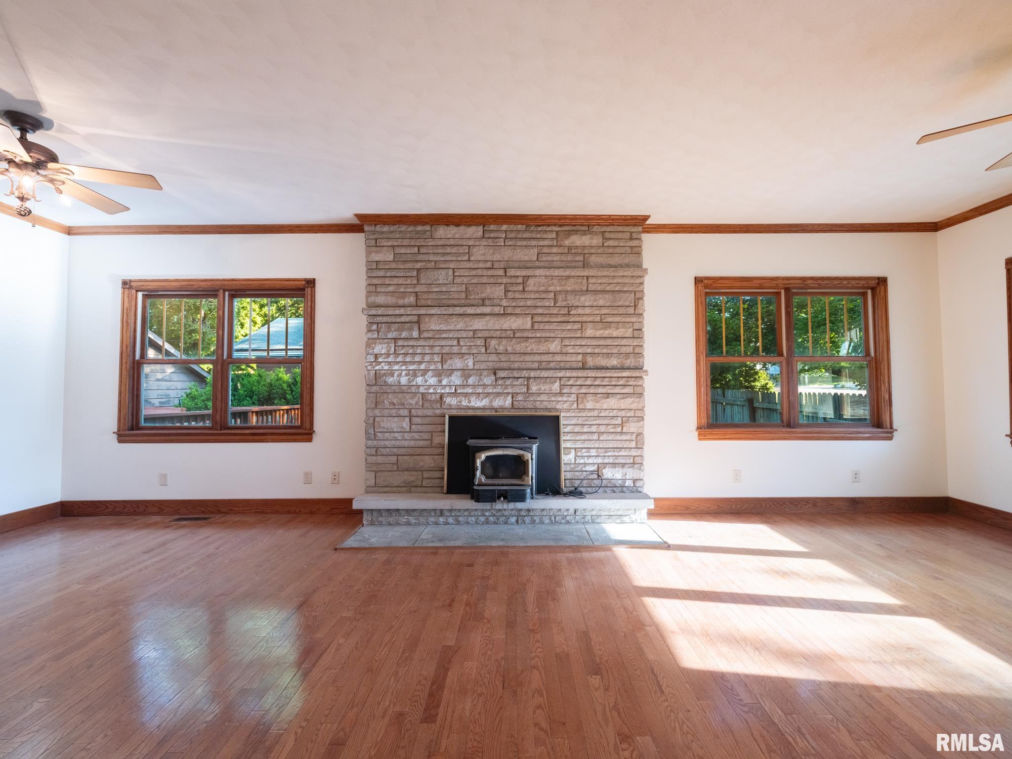 4236 North Prospect Road Peoria, IL 61603 - Photo 5 of 47