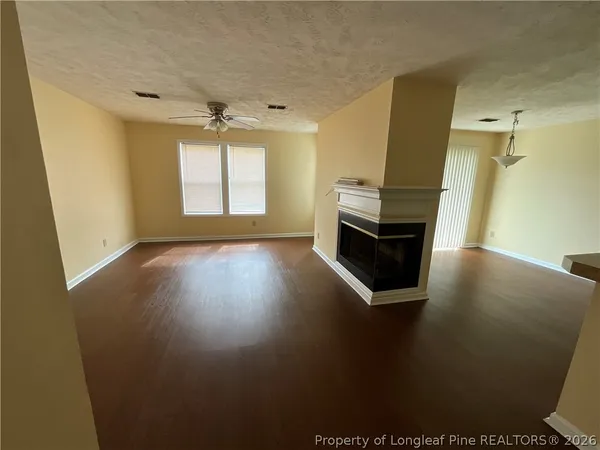 $825 | 979 Stewarts Creek Drive, Unit 8, Fayetteville, NC 28314