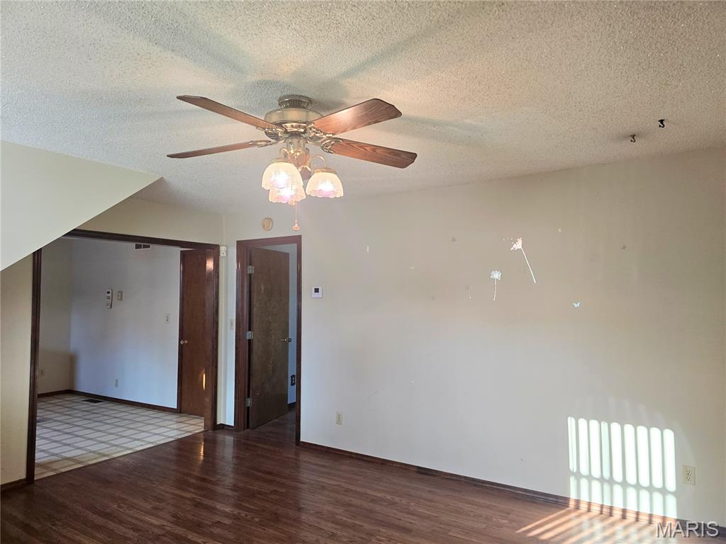 811 Smith Lane Hillsboro, IL 62049 - Photo 16 of 32