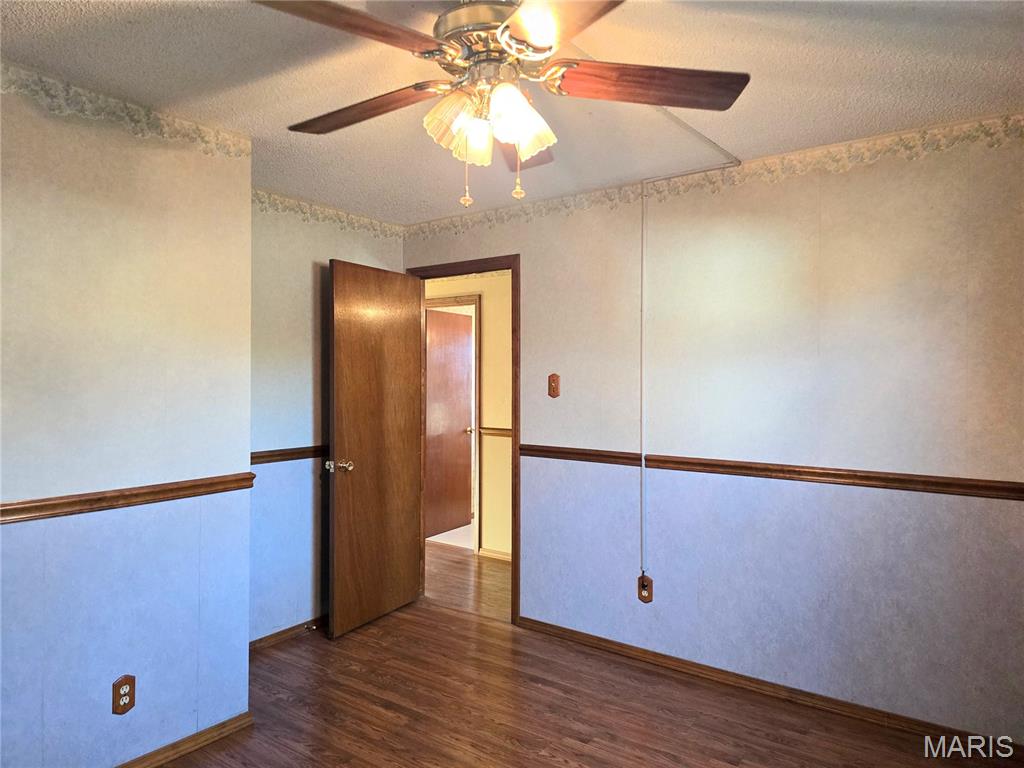 811 Smith Lane Hillsboro, IL 62049 - Photo 18 of 32