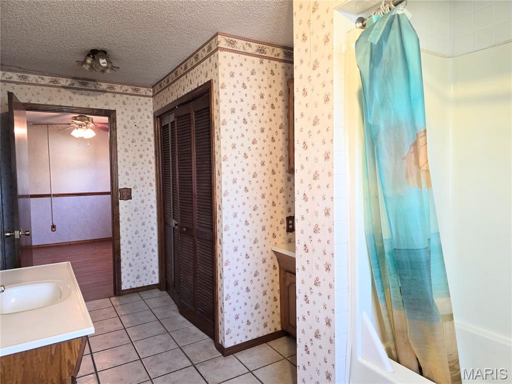 811 Smith Lane Hillsboro, IL 62049 - Photo 20 of 32