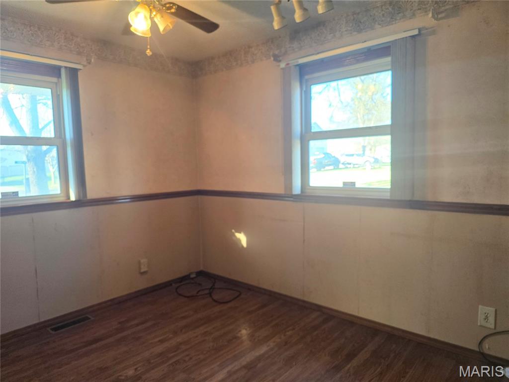 811 Smith Lane Hillsboro, IL 62049 - Photo 25 of 32