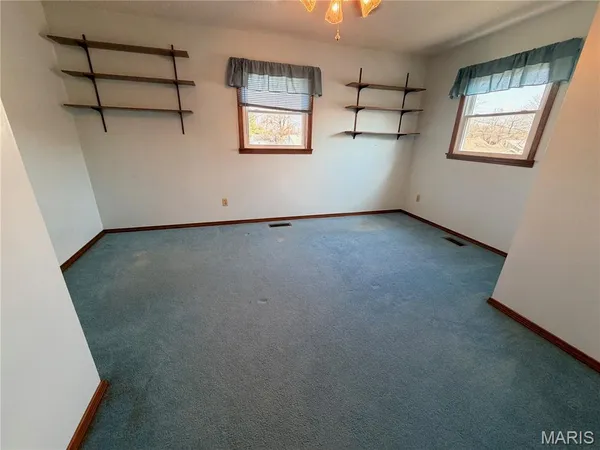$142,000 | 811 Smith Lane, Hillsboro, IL 62049