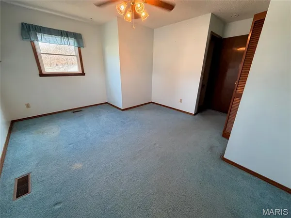 $142,000 | 811 Smith Lane, Hillsboro, IL 62049