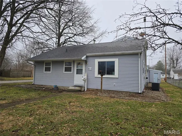 $142,000 | 811 Smith Lane, Hillsboro, IL 62049