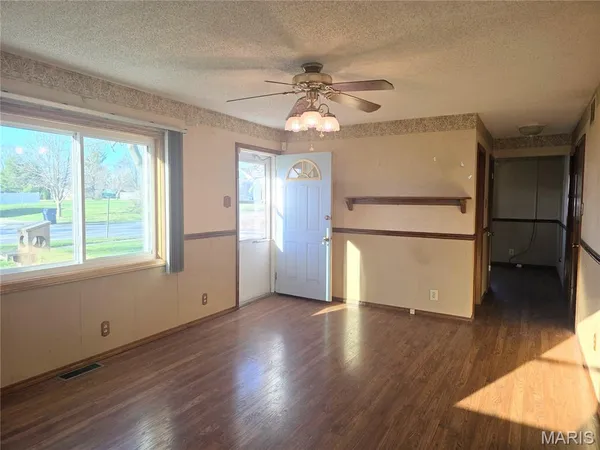 $142,000 | 811 Smith Lane, Hillsboro, IL 62049