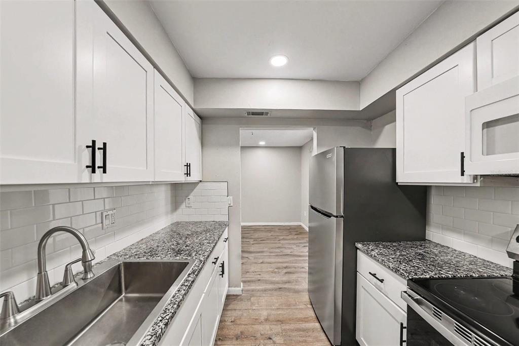 9208 North Connechusett Road, Unit D Tampa, FL 33617 - Photo 11 of 28