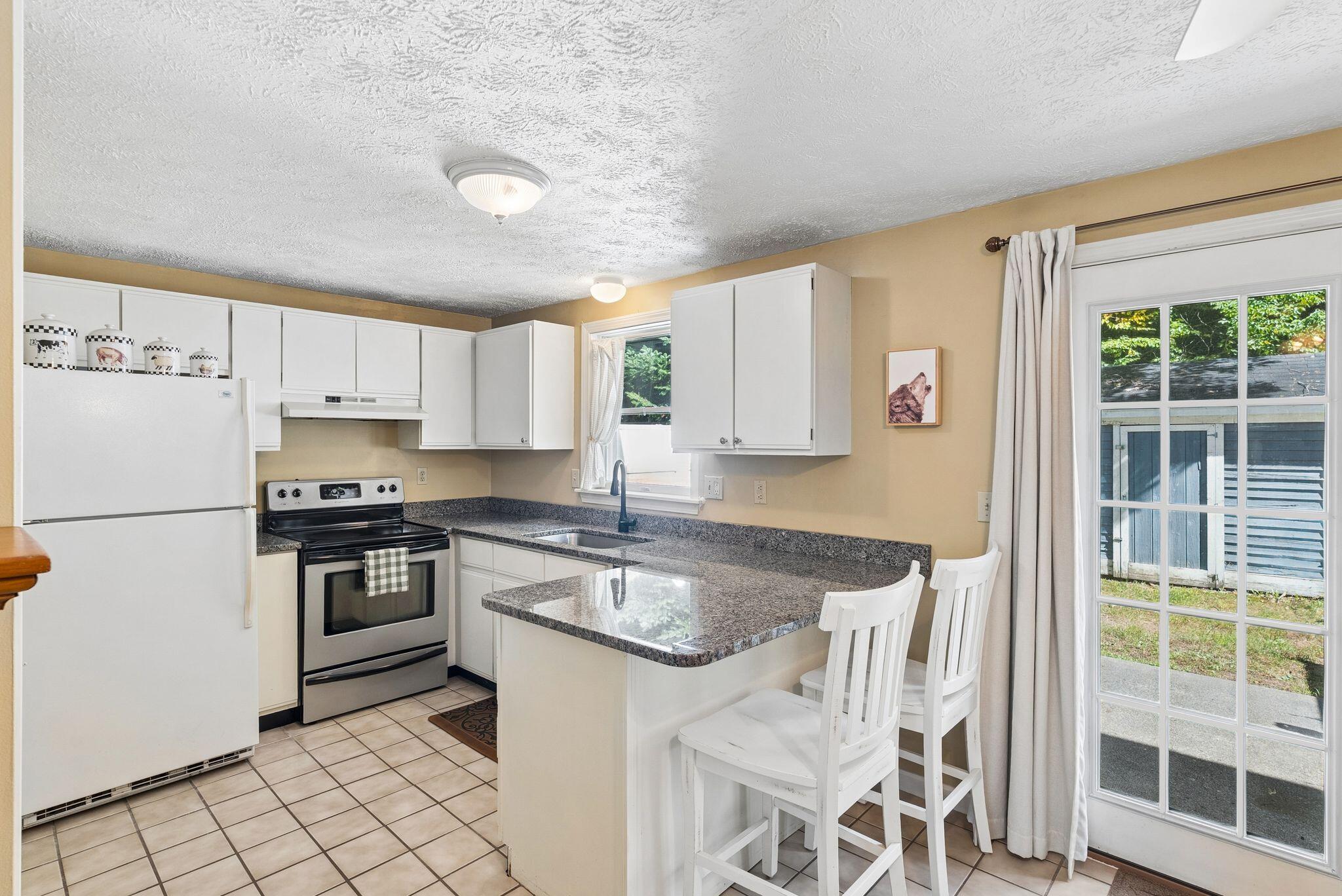 998 Pinkham Brook Road, Unit D Durham, ME 04222 - Photo 11 of 19 Kitchen