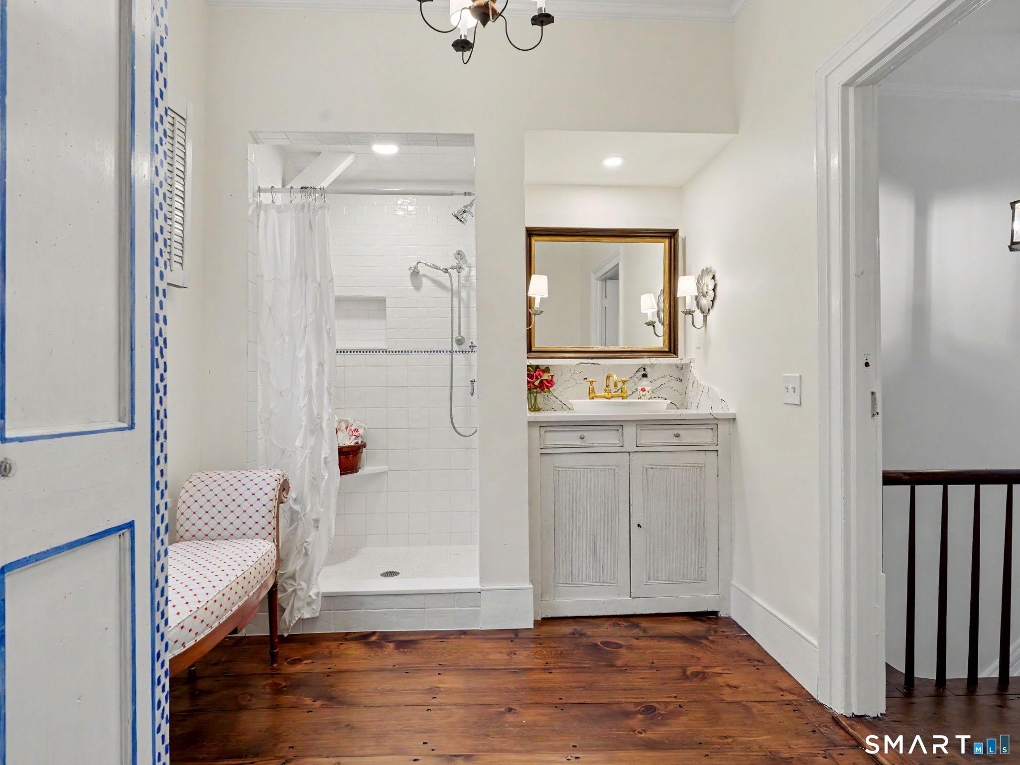 530 Roxbury Road Stamford, CT 06902 - Photo 25 of 40 Cozy primary bathroom