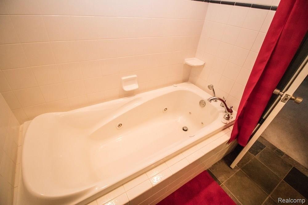 26 South Hughes Road Howell, MI 48843 - Photo 23 of 44 IMG_2036 - Copy.jpg