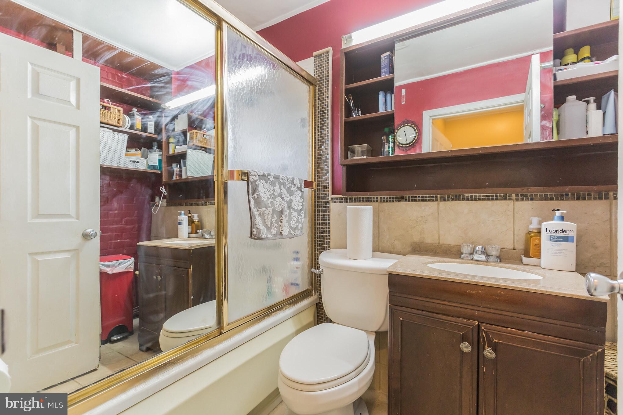 11 Inwood Road Levittown, PA 19057 - Photo 11 of 19 Hall bath on the First Floor