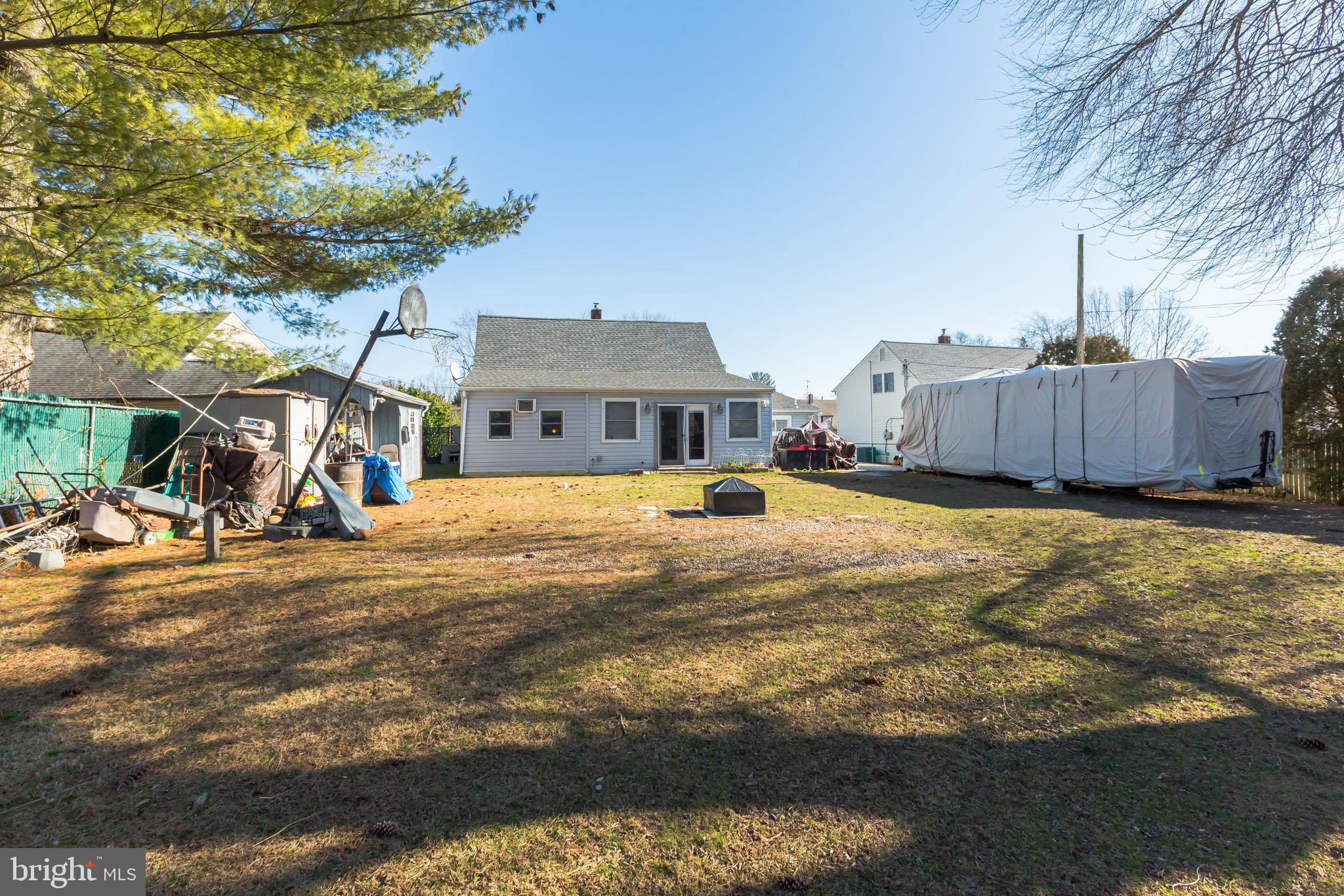 11 Inwood Road Levittown, PA 19057 - Photo 18 of 19 A very spacious rear yard for fun, games...