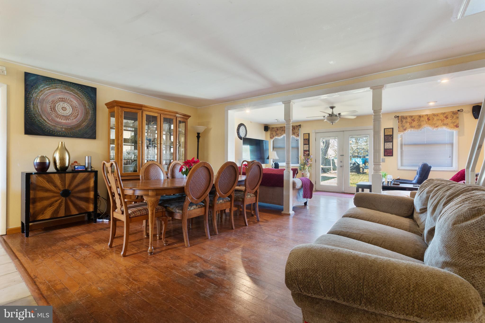 11 Inwood Road Levittown, PA 19057 - Photo 3 of 19 Open Concept flow of Living/Dining/Family Room