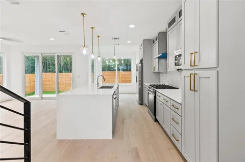 $649,000 | 3321 Hemlock Avenue, Unit 2, Austin, TX 78722