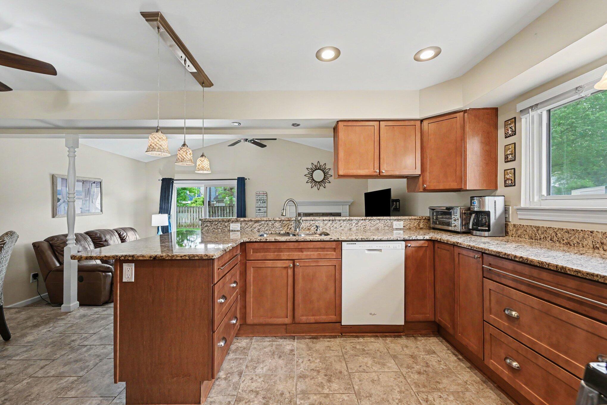 42967 Saxony Road Canton, MI 48187 - Photo 7 of 27 007_file_7919