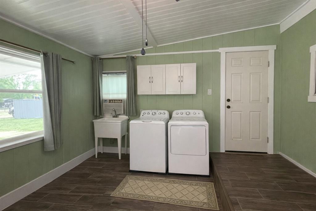 400 Comanche Quitman, TX 75783 - Photo 13 of 40