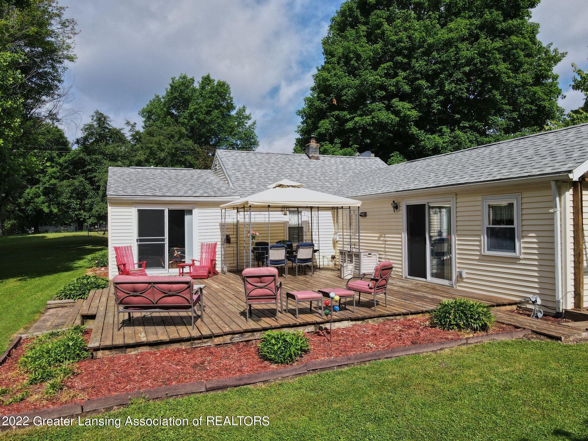 916 Grovenburg Road Holt, MI 48842 - Photo 22 of 45 9