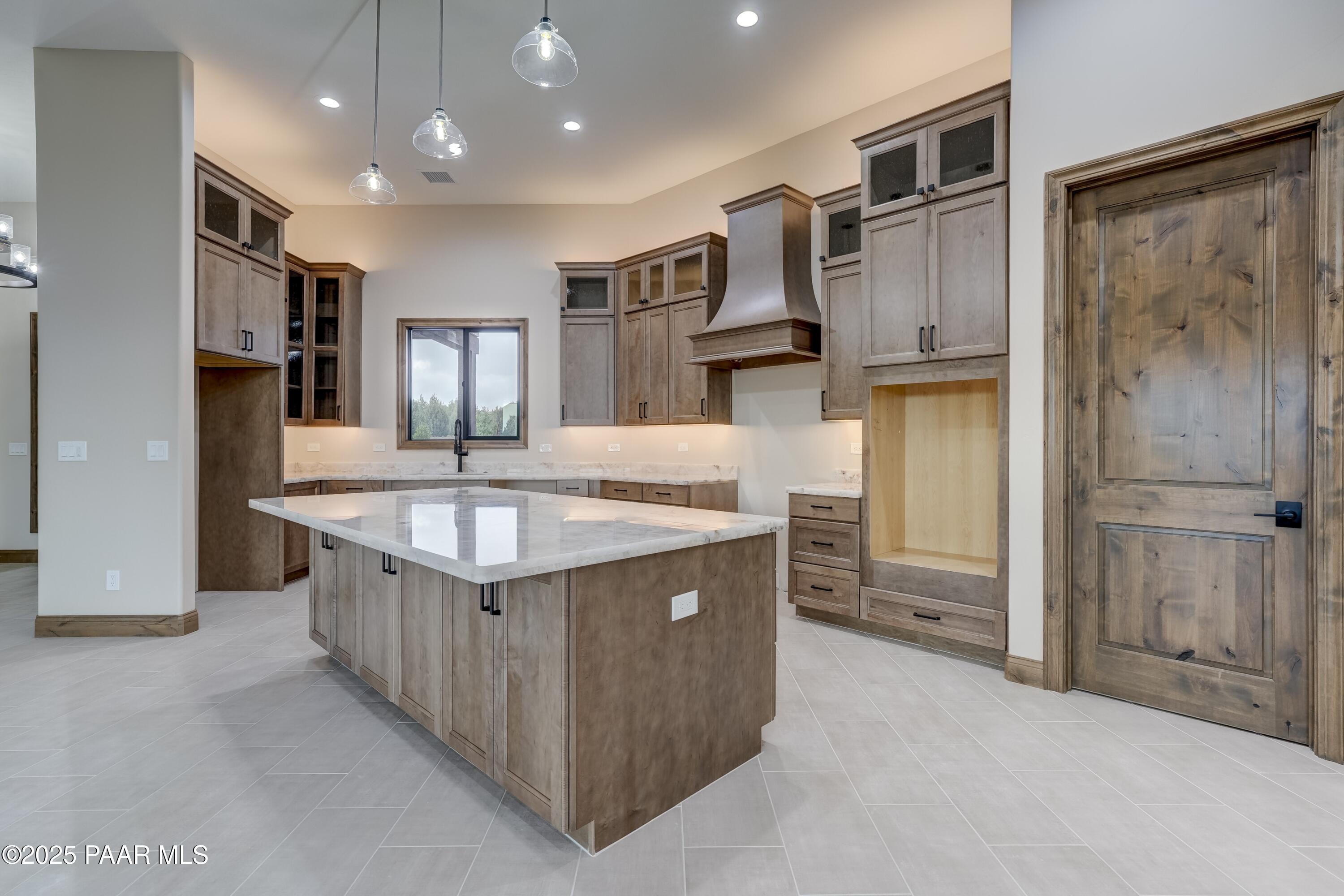 15560 North Elizabeth Way Prescott, AZ 86305 - Photo 10 of 56 012_Kitchen