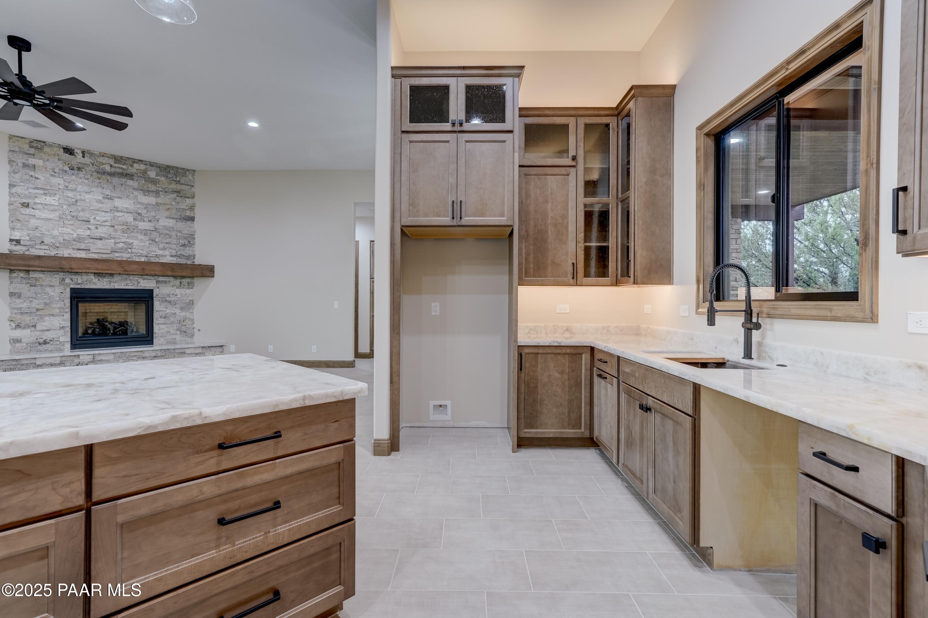 15560 North Elizabeth Way Prescott, AZ 86305 - Photo 12 of 56 014_Kitchen