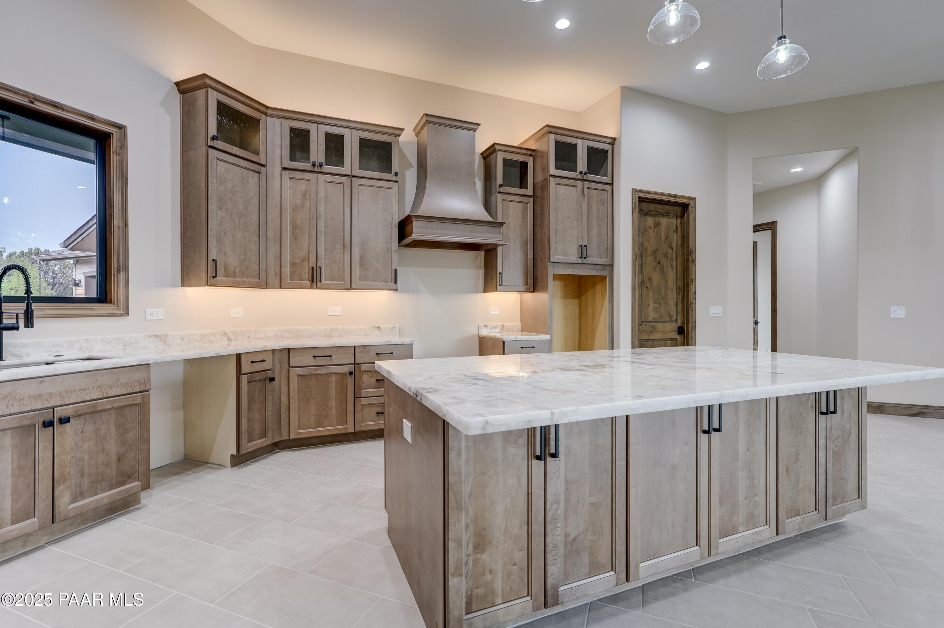 15560 North Elizabeth Way Prescott, AZ 86305 - Photo 13 of 56 015_Kitchen