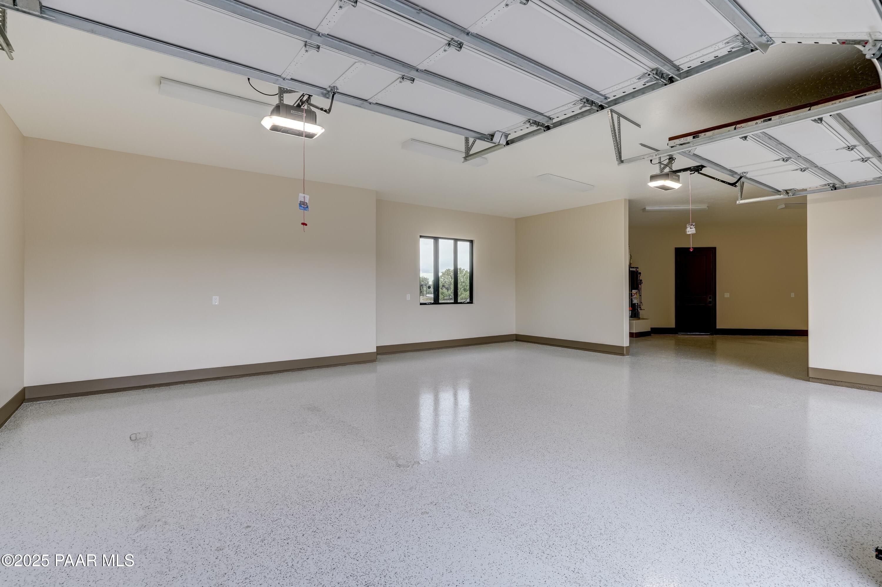 15560 North Elizabeth Way Prescott, AZ 86305 - Photo 30 of 56 032_Garage