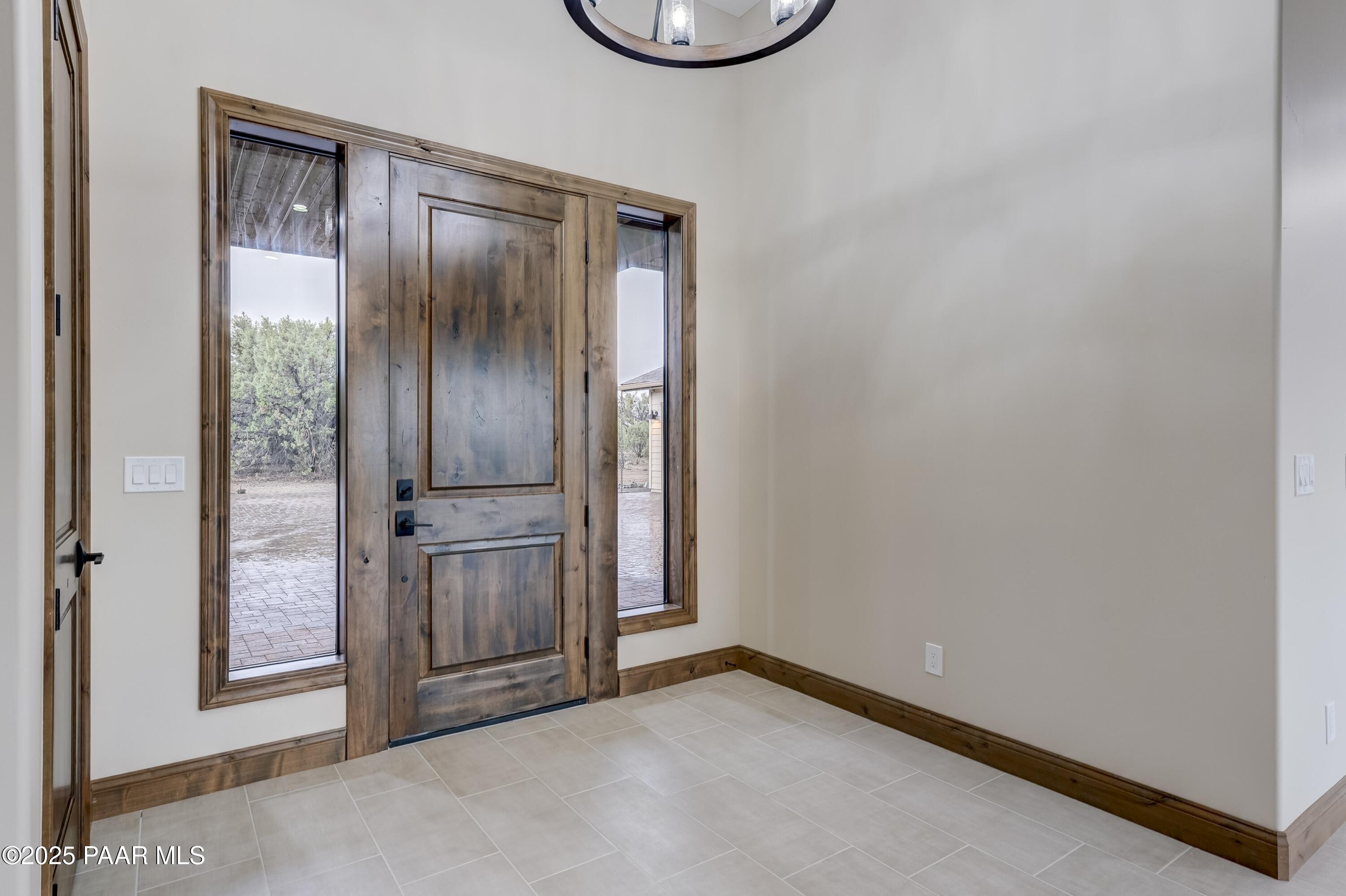 15560 North Elizabeth Way Prescott, AZ 86305 - Photo 5 of 56 007_Foyer