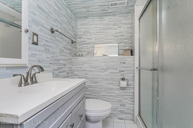 $699,000 | 318 Travis Avenue | New Springville