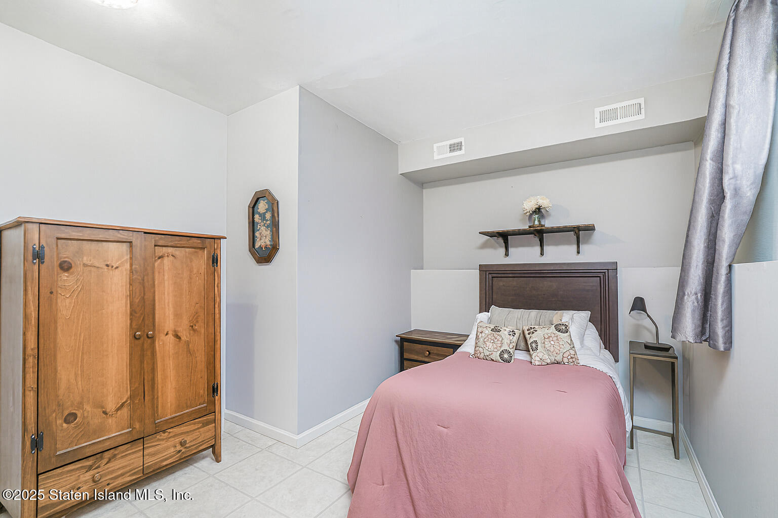 318 Travis Avenue Staten Island, NY 10314 - Photo 15 of 24 Bedroom 2