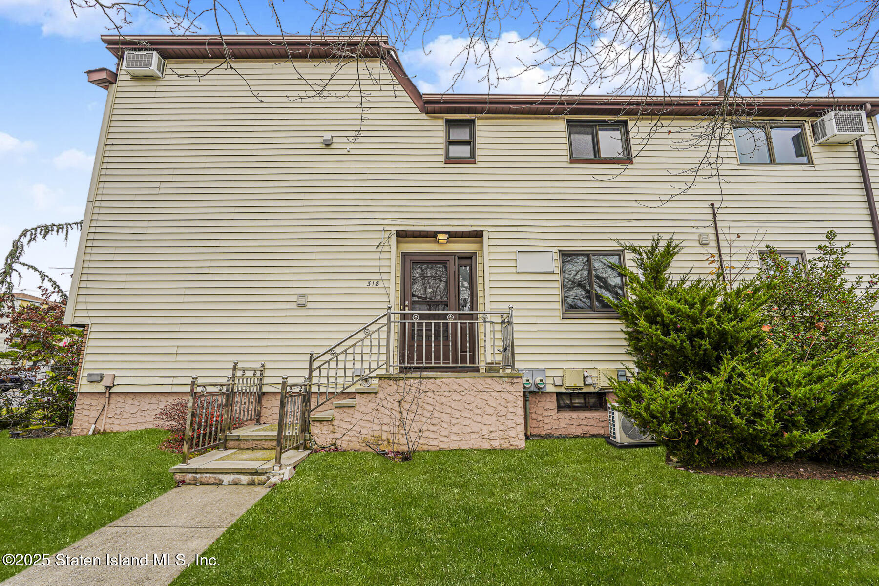 318 Travis Avenue Staten Island, NY 10314 - Photo 2 of 24 Photo Nov 25 2025, 1 11 34 PM