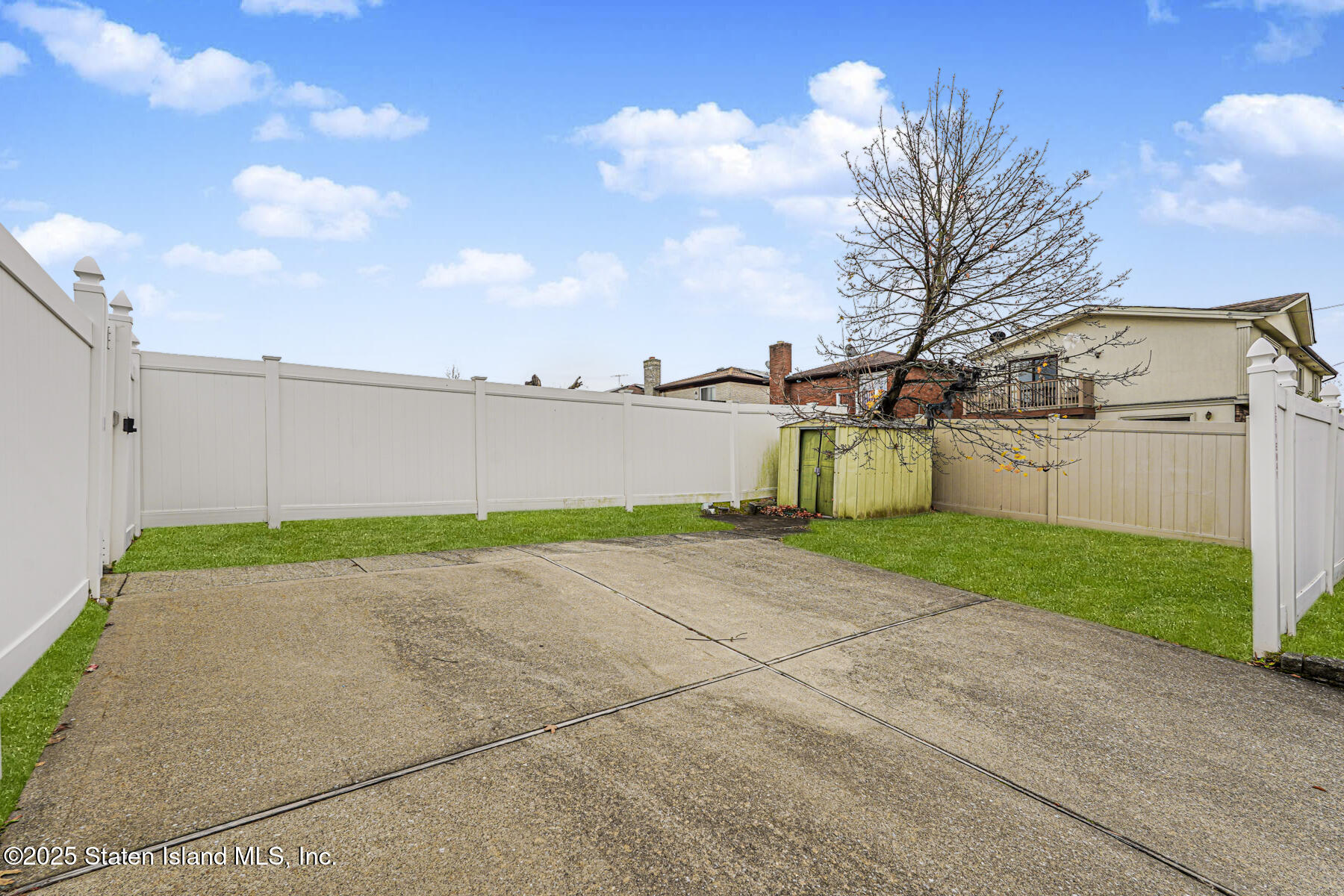 318 Travis Avenue Staten Island, NY 10314 - Photo 22 of 24 Photo Nov 25 2025, 1 11 14 PM